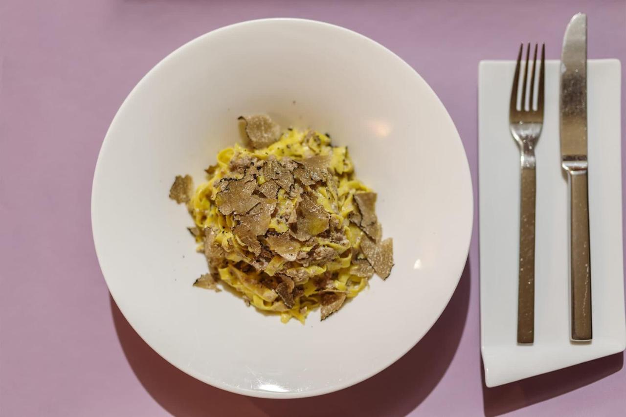Albergo Ristorante Il Terziere تريفي المظهر الخارجي الصورة