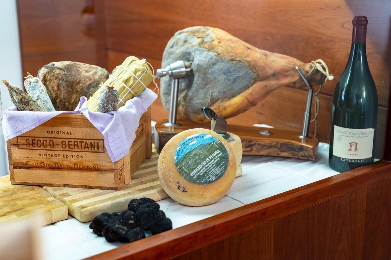 Albergo Ristorante Il Terziere تريفي المظهر الخارجي الصورة